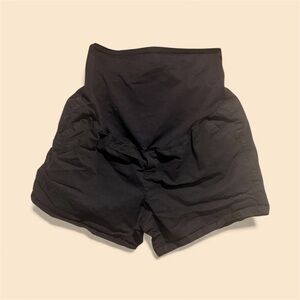 Maternity Women's Black Shorts Size 14